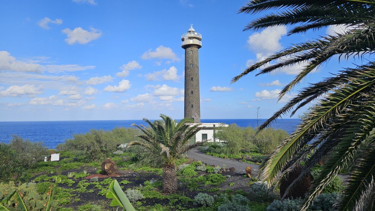 Faro de Punta Cumplida