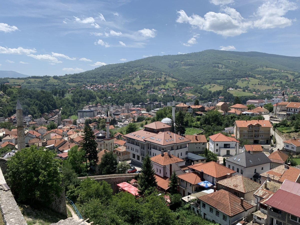 Travnik - výhled z pevnosti na město