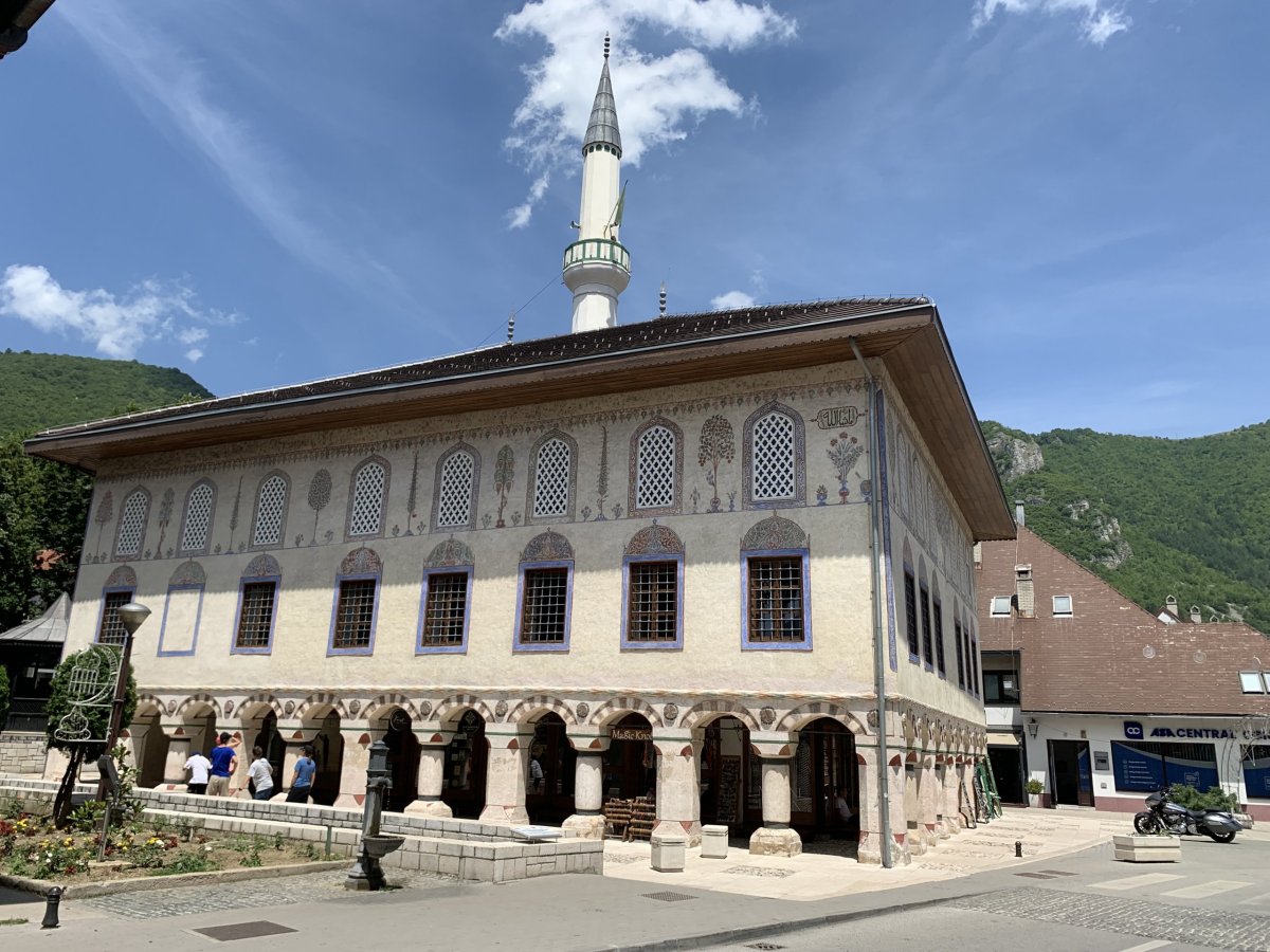 Travnik - Sulejmanova (barevná) mešita